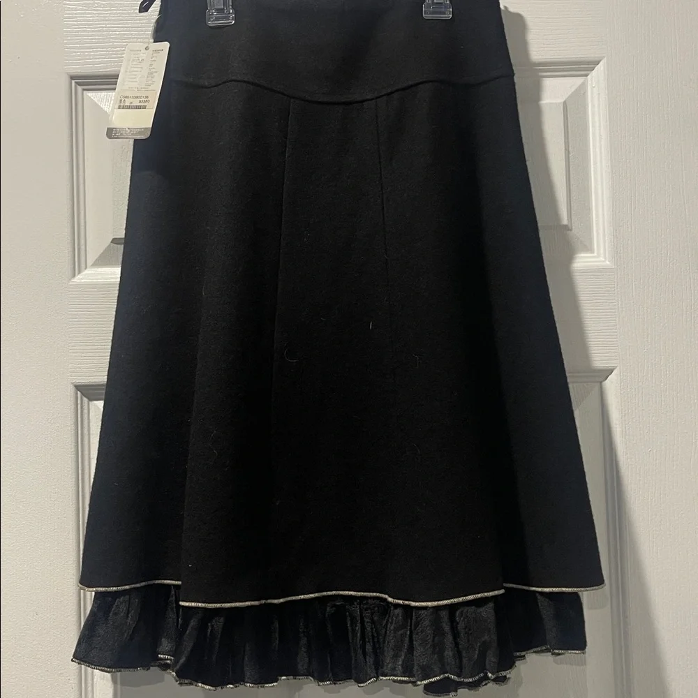 Elegant Black A-Line Skirt - Picture 5 of 8